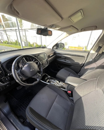 Mitsubishi Outlander cena 105500 przebieg: 93400, rok produkcji 2019 z Kraków małe 232